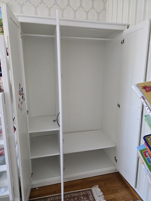 Dulap haine SONGESAND IKEA – alb, stare foarte bună