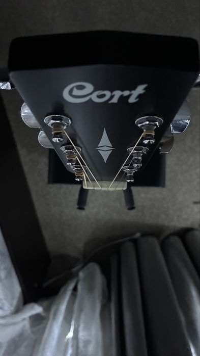 Cort Ad810 8,5/10