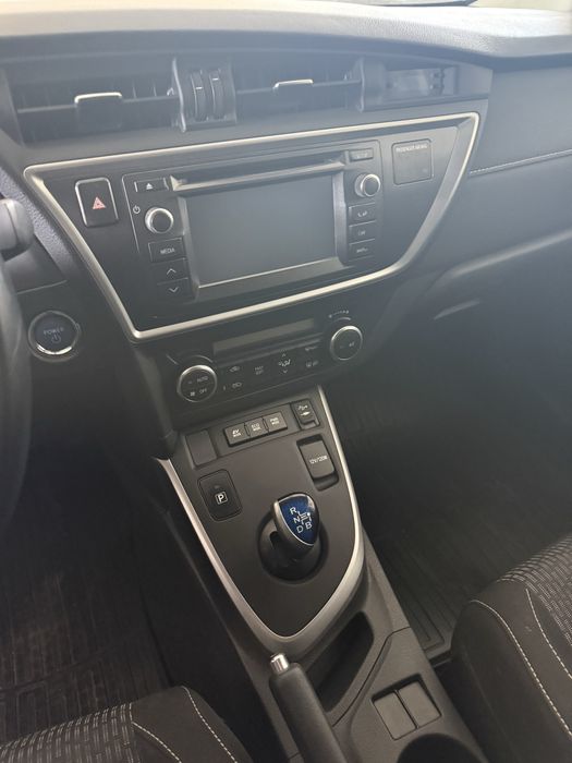 Toyota Auris Touring Sports Hybrid Lounge