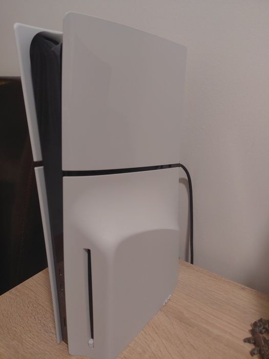 Vand ps5 slim(disc edition) 1TB -1 maneta