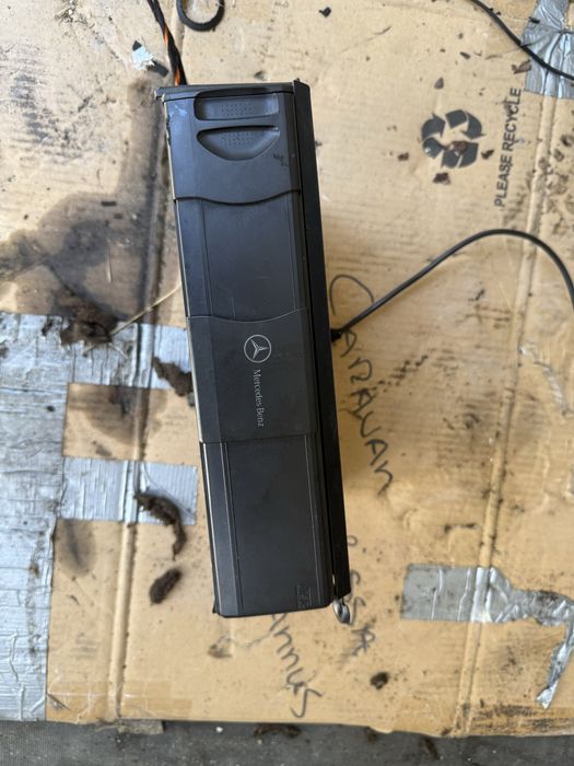 CD Changer (чейнджър) + AUX кабел - Mercedes Benz W209 - оригинални