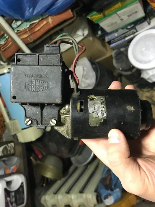 мотор стеклоочистителя на Mercedes Baenz 124