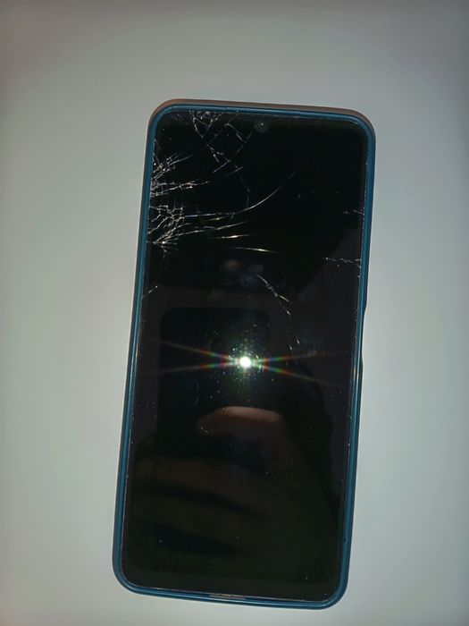 Xiaomi 13c cu ecranul spart