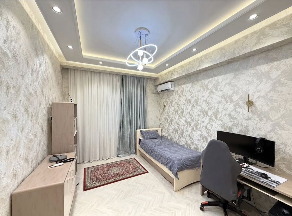 Ibn Sino Stroy mart yonida Dubleks 6 xona + 2 xoll 106 + 106 kv 1 etaj