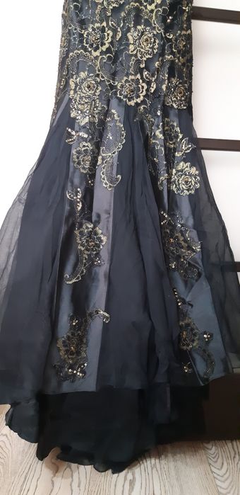 Шикарное вечернее платье
