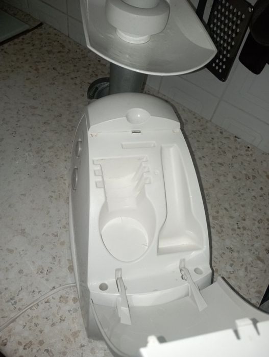 Продам мясорубку moulinex