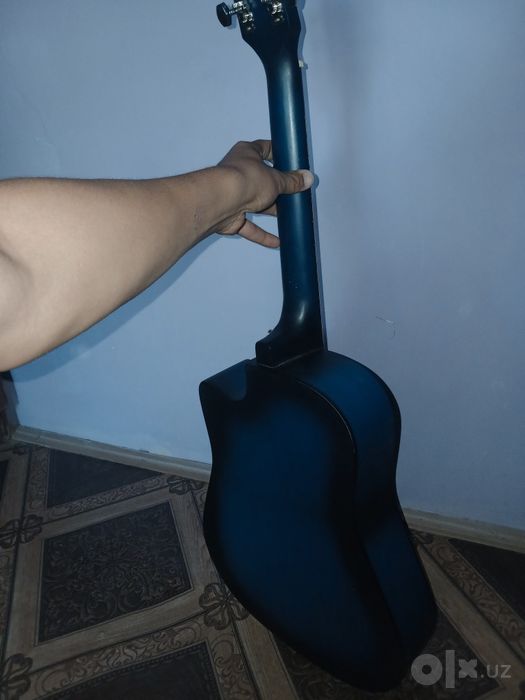 Gitara sotiladi srochno