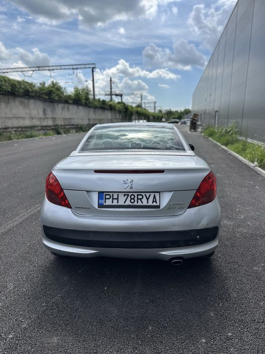 Vând Peugeot 207cc