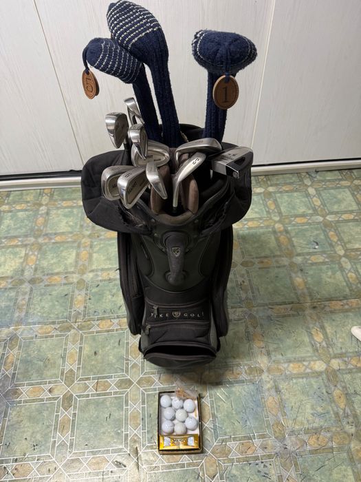 Продам набор клюшек для гольфа