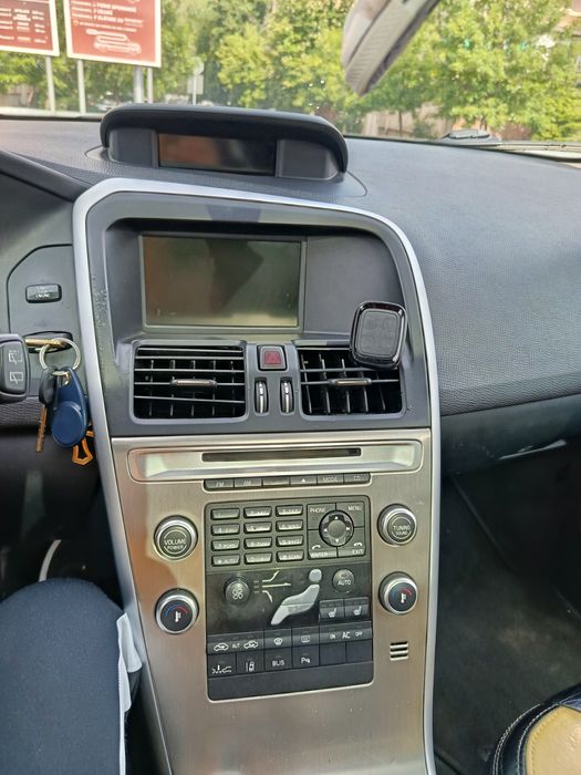 VOLVO XC60 2011 — imagine 4