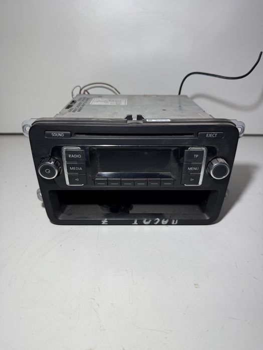 Оригинално радио CD MP3 VW 5K0035156A Golf 6 Passat B7 Caddy Touran Tiguan Jetta