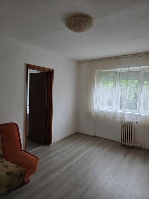 Închiriez apartament cu 2 camere semidecomandat în Oradea str Galileo Galilei