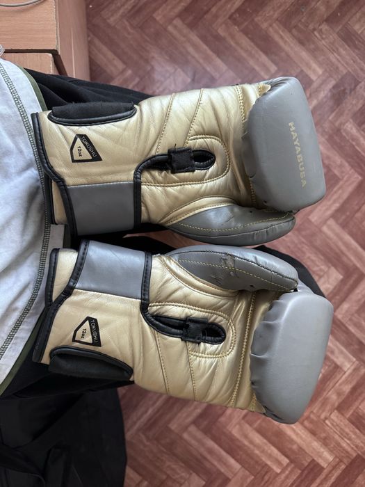 Продам перчатки боксерские