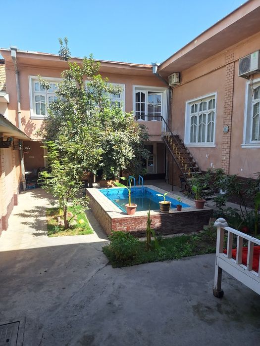 Продается двор в Чиланзарском районе, срочно