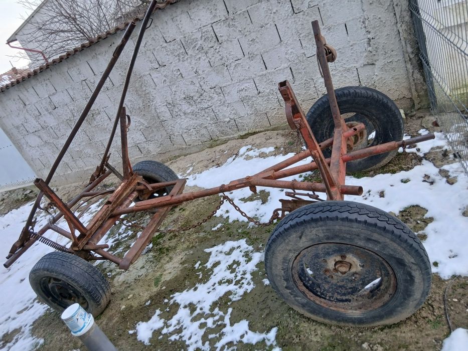 Vind căruță bună de cai sau pusa după tractoras  roti pe 14 și  16