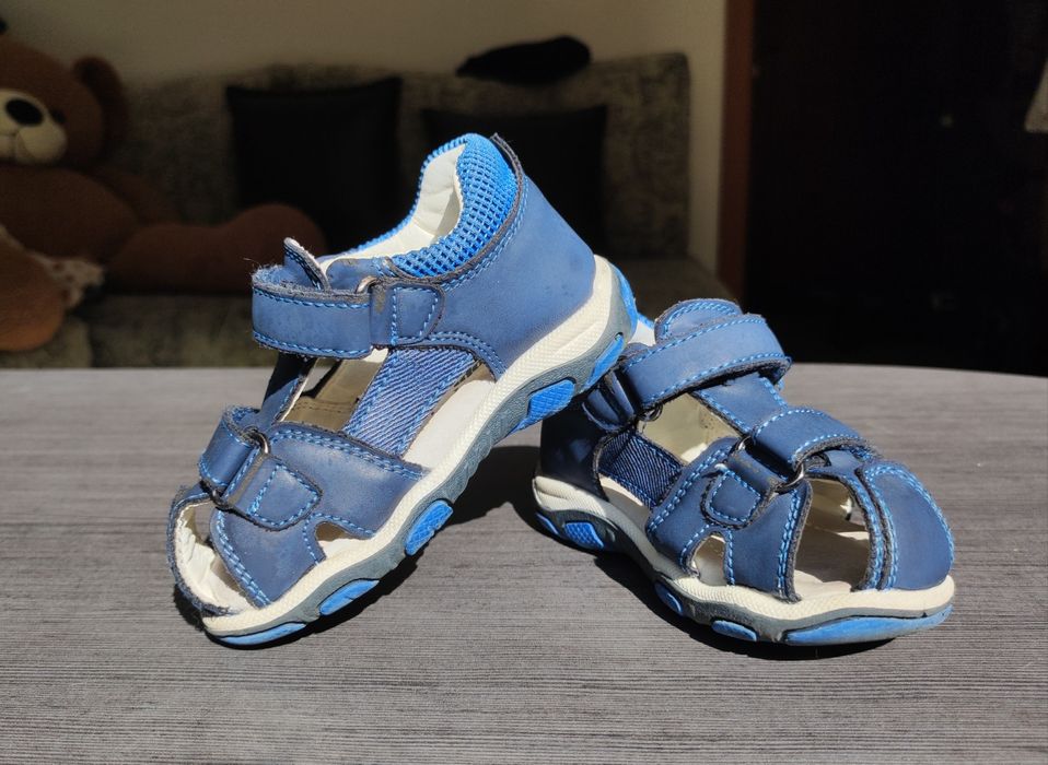 Лот летни дрешки (размер 80) и сандали (21 номер)