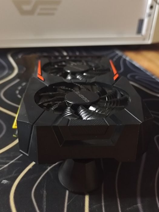 GIGABYTE 1050ti 4gb