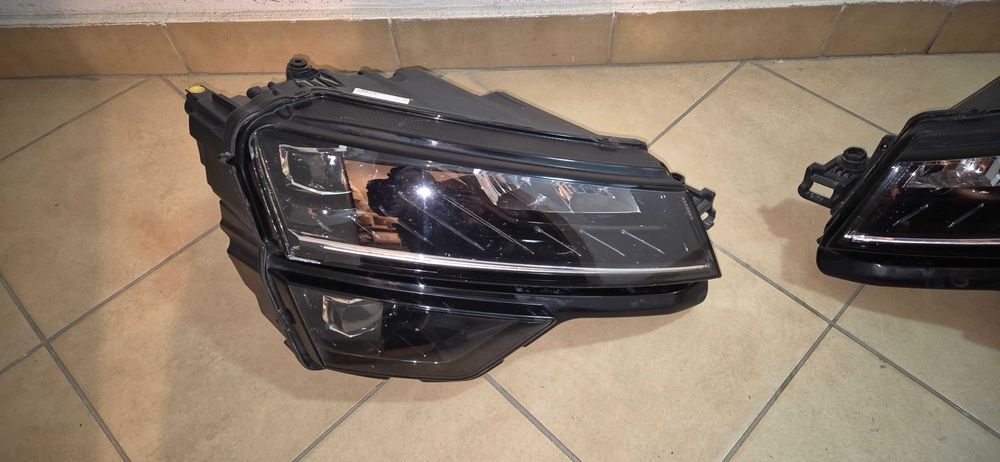 Faruri LED originale Skoda Karoq