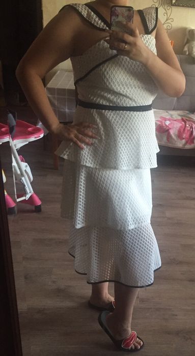 Продам очень красивое нарядное платье