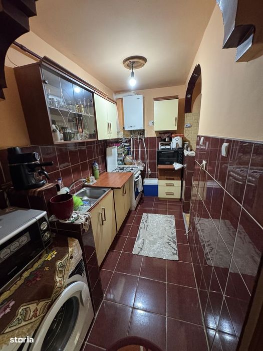 Apartament cu 2 camere, semidecomandat, parter , Aleea Postavaru, Carp