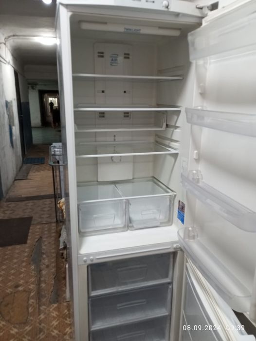 Продам холодильник Индезит