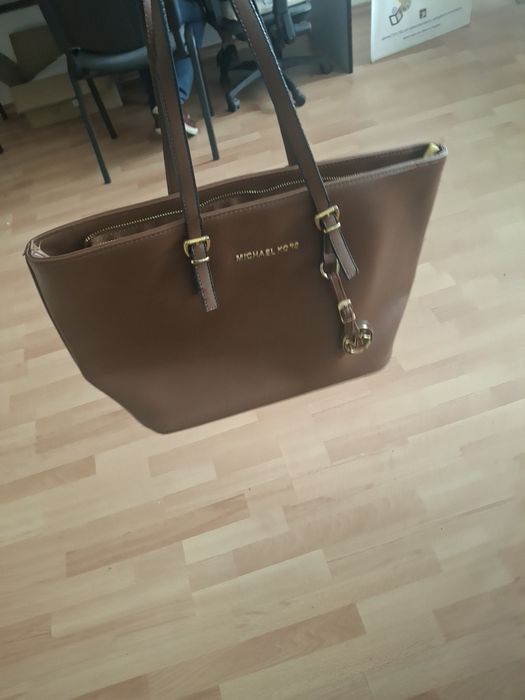 Чанта Маркова-MICHAEL KORS