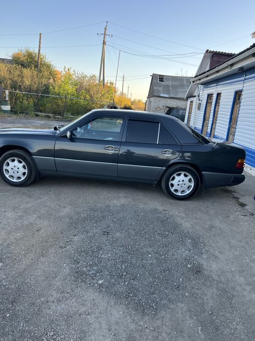 Продам 2 авто MERSEDES W124