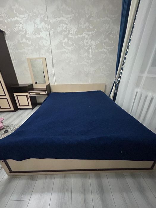 Продам кровать тумбы