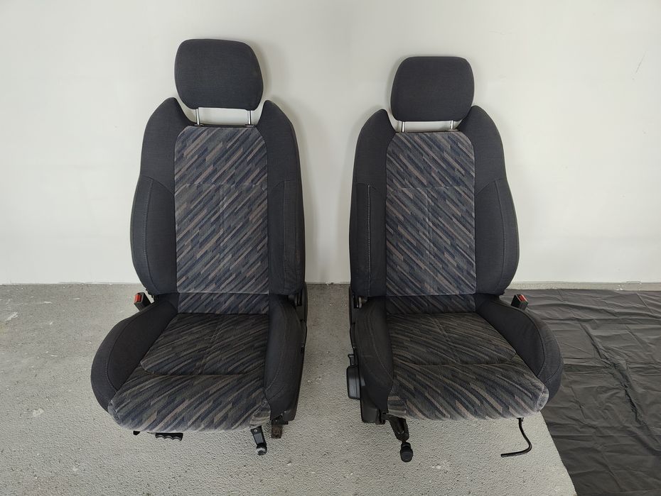 Продам два передних сидения от  Subaru Legacy BG/BG