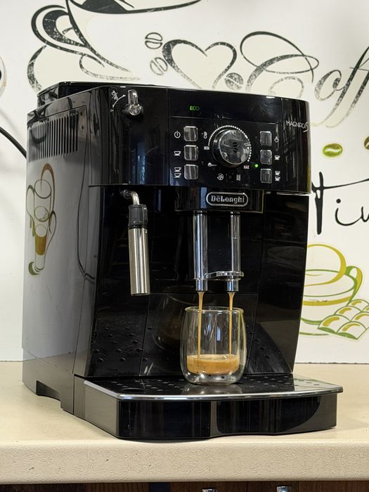 Кафемашина кафе автомат delonghi magnifica S с гаранция