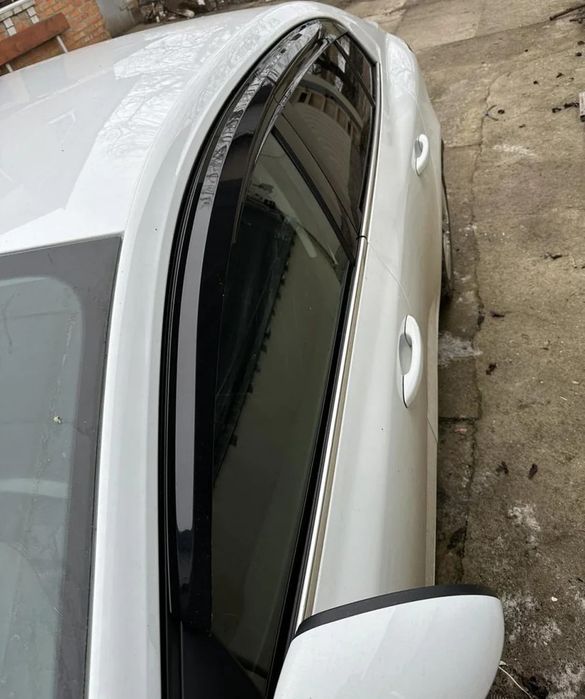 Deflector capota paravanturi Renault Megane 4