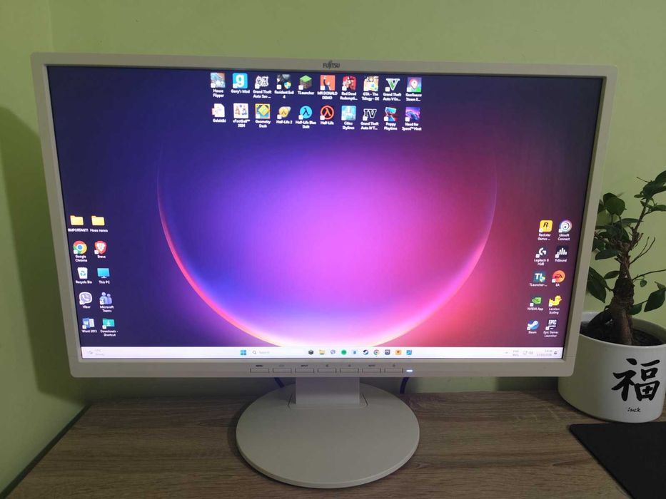 Монитор 24" Fujitsu