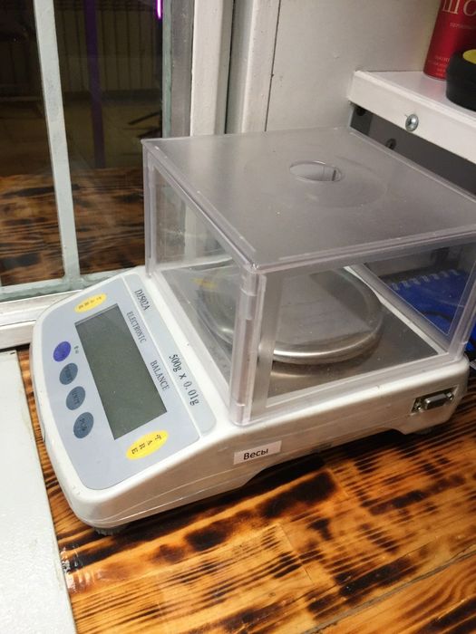 Весы лабораторные