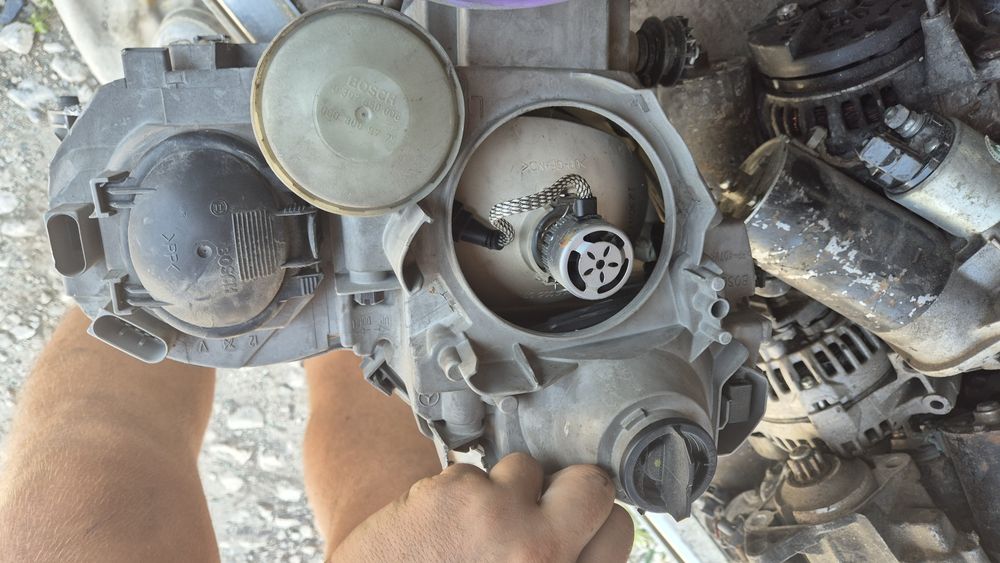 Ляв Фар за Мерцедес Ц клас W203 98- 2005г