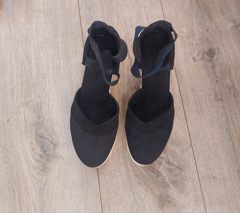 Обувки на платформа