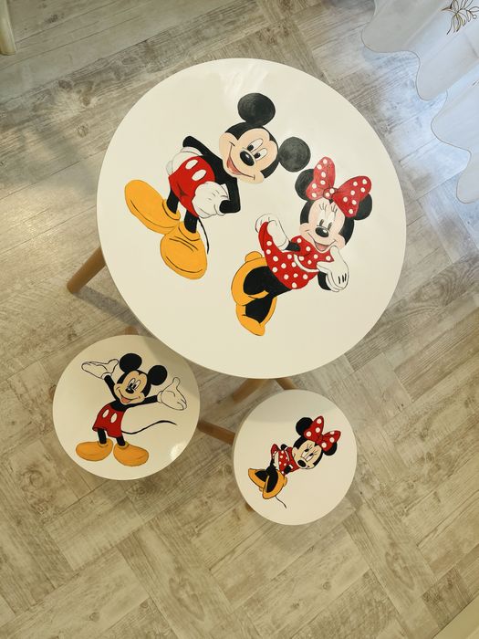 Masa cu 2 scaune pictate  manual