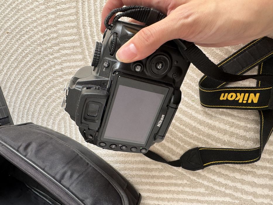 Продам фотоаппарат Nikon D5000