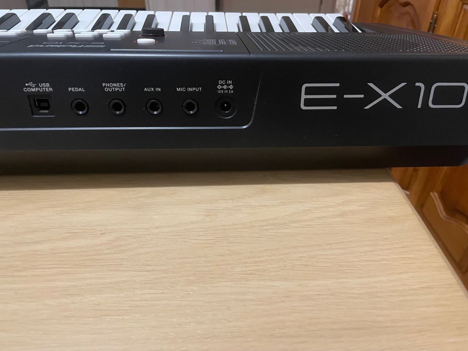 Синтезатор Roland E-X10 с динамика