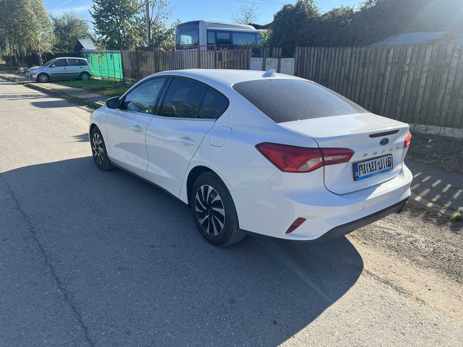 Ford focus 2022 benzina