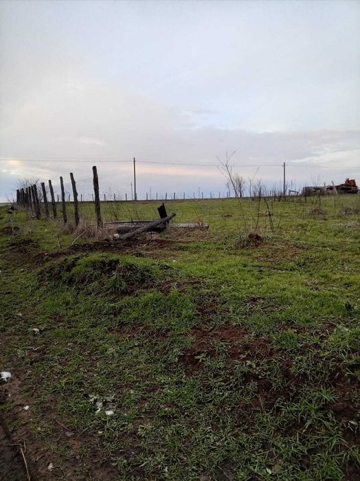 Vand teren intravilan 3000 mp.