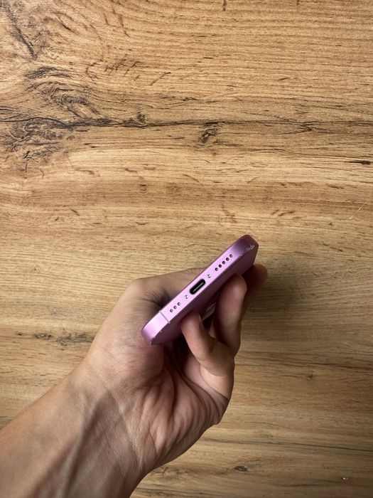 Srochno !!! iPhone 16 Pink