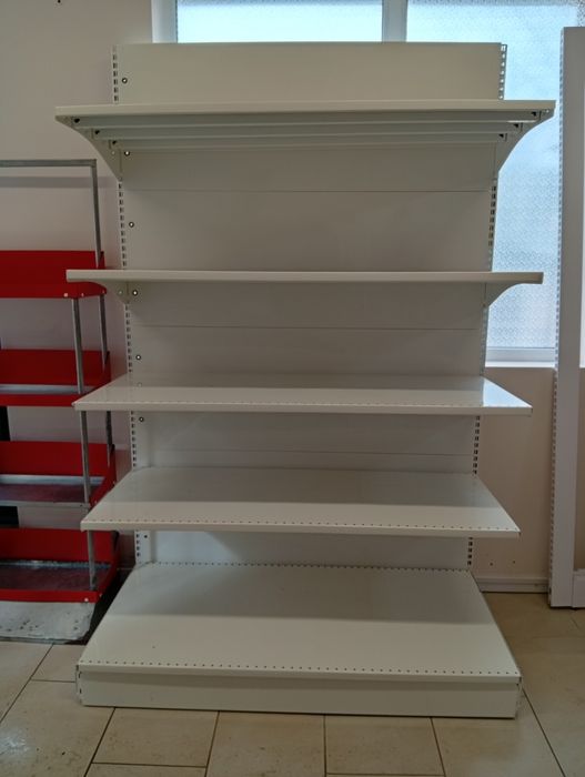 Бели метални стелажи