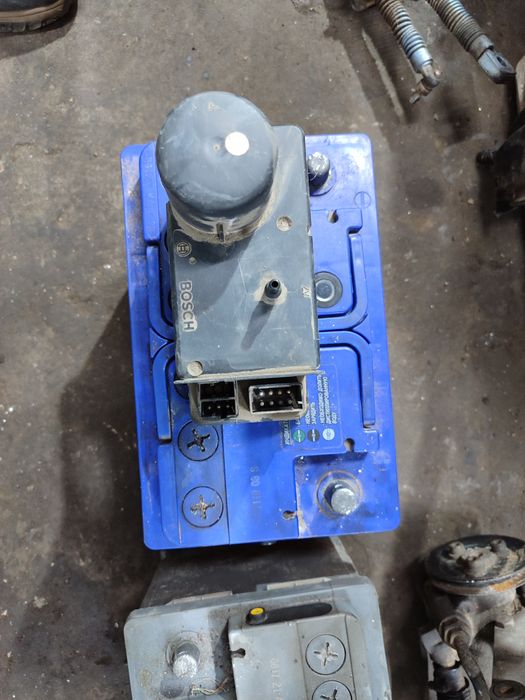 Продам запчасти на Мерседес W202