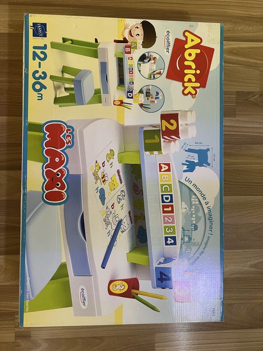 Детская парта, Франция, новая, запечатанная