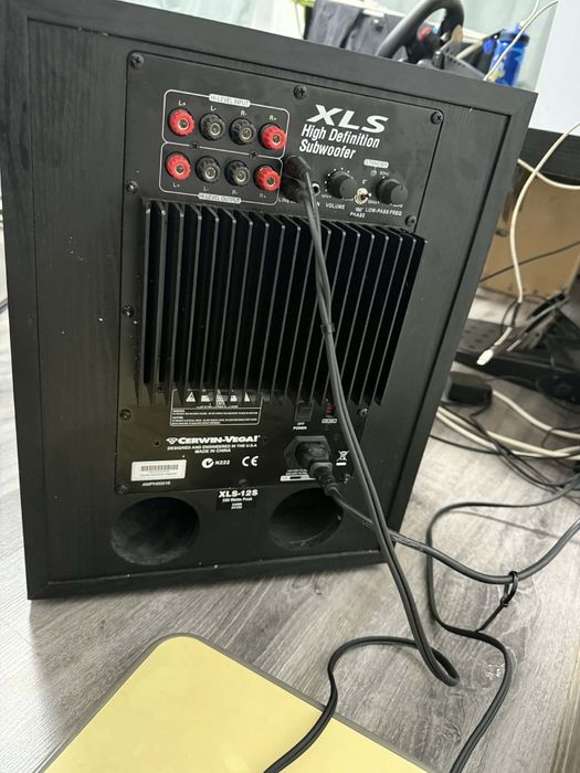 Cerwin  vega  xls 12s