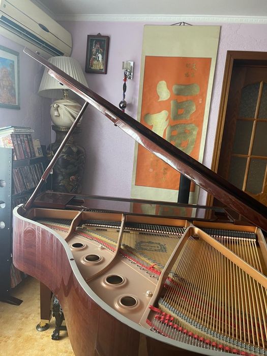 Продам Рояль , пианино красное дерево