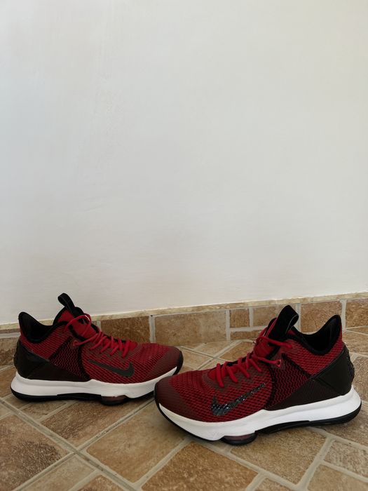 Nike LeBron 4 Witness