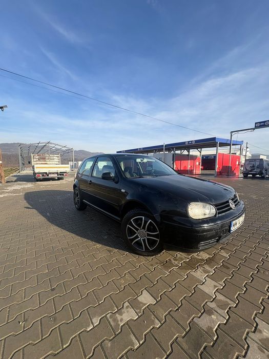 VW Golf 4 |2003 |1.6 Benzină |Stare foarte bună