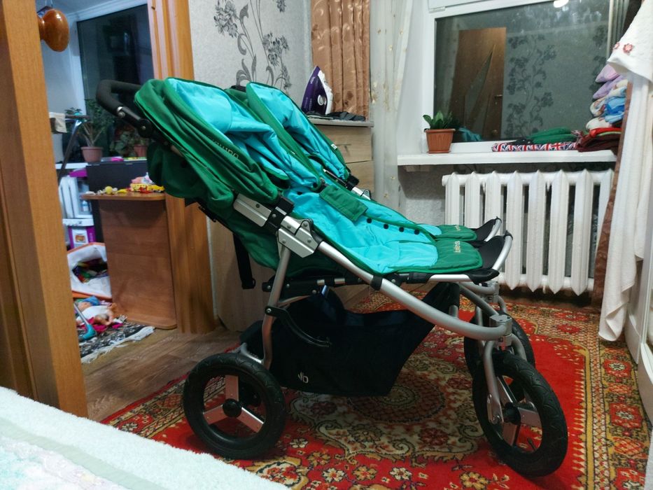 Коляска для двойни
