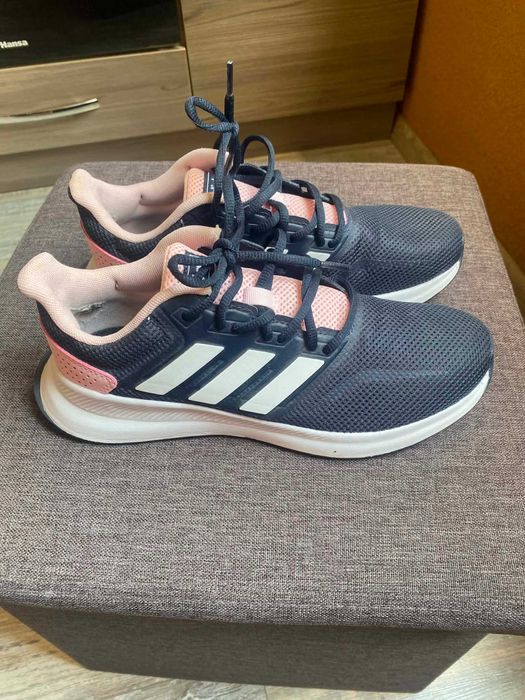 Дамски обувки Puma, Adidas